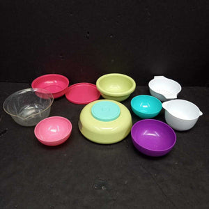 Play Dishes & Kitchen Scale