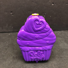 Load image into Gallery viewer, Sweet Treat Cupcake Cafe Compact w/Dolls &amp; Accessories
