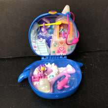 Load image into Gallery viewer, Freezin&#39; Fun Narwhal Compact w/Dolls &amp; Accessories

