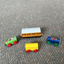 Load image into Gallery viewer, Wooden Train Tracks Set
