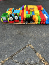 Load image into Gallery viewer, Assorted Mega Bloks Set