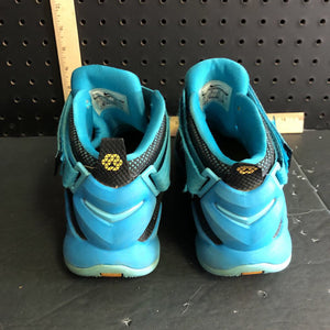 Boy's lebron soldier lx basketball sneakers