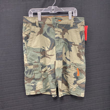 Load image into Gallery viewer, Camo cargo shorts
