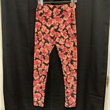 Load image into Gallery viewer, Valentine&#39;s Day Bear Leggings
