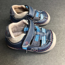Load image into Gallery viewer, Boys Velcro Shoes
