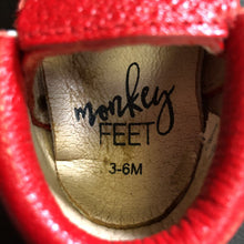 Load image into Gallery viewer, Girls Shoes (Monkey Feet)
