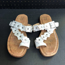 Load image into Gallery viewer, Womens Flower Sandals
