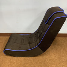 Load image into Gallery viewer, Folding Gaming Chair w/ Built in Speakers

