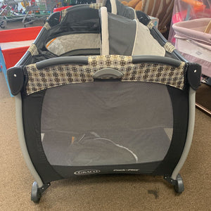 Pack and Play Playyard w/ Twin Bassinet