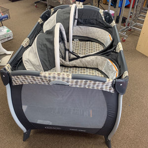 Pack and Play Playyard w/ Twin Bassinet