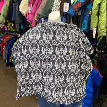 Load image into Gallery viewer, Patterned Nursing Cover (Uhinoos)
