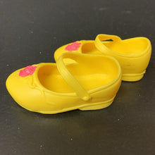 Load image into Gallery viewer, Shoes for 14&quot; Doll
