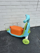 Load image into Gallery viewer, 3-in-1 Ride On Scooter and Wagon Toy
