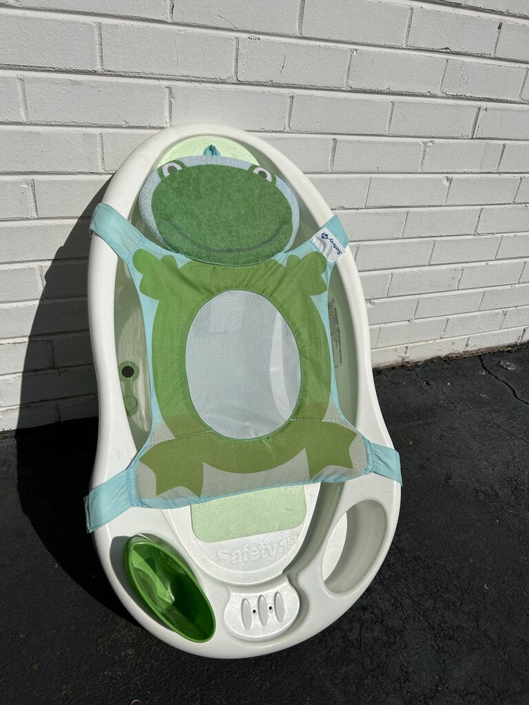bathtub w/ frog insert