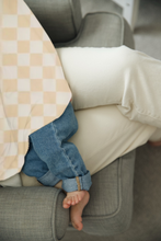 Load image into Gallery viewer, Butter Cream &amp; White Checkered Carseat Cover
