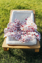 Load image into Gallery viewer, Botanical Pink Blanket
