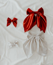 Load image into Gallery viewer, Berry Large Bow Clip
