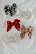 Load image into Gallery viewer, Berry Bow Clips
