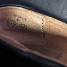 Load image into Gallery viewer, Girl's flat shoes
