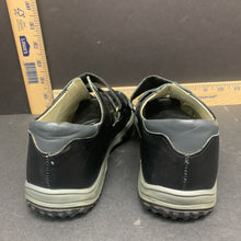 Load image into Gallery viewer, Boy&#39;s shoes
