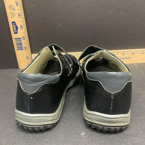 Boy's shoes