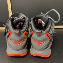 Load image into Gallery viewer, Boys Lebron Soldier shoes
