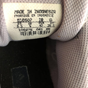girl sneakers