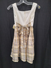 Load image into Gallery viewer, Formal Dress w/flower
