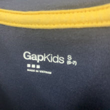 Load image into Gallery viewer, T-shirt w/surfer
