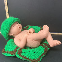 Load image into Gallery viewer, Crocheted pea in a pod newborn outfit
