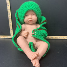 Load image into Gallery viewer, Crocheted pea in a pod newborn outfit
