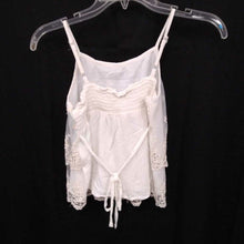 Load image into Gallery viewer, Lace crop top
