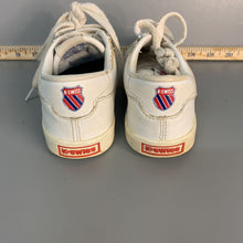 Load image into Gallery viewer, girl classic sneakers
