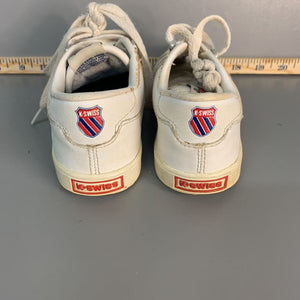 girl classic sneakers