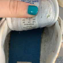 Load image into Gallery viewer, girl classic sneakers
