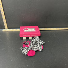Load image into Gallery viewer, girl infant shoes o/6m
