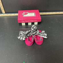 Load image into Gallery viewer, girl infant shoes o/6m
