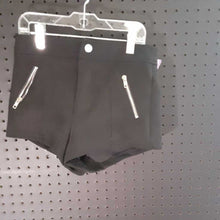 Load image into Gallery viewer, ziper desgin shorts
