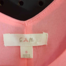 Load image into Gallery viewer, Racer back sleeveless top
