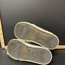 Load image into Gallery viewer, boys sneakers
