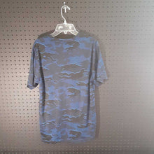 Load image into Gallery viewer, athletic shirt
