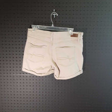 Load image into Gallery viewer, denim shorts

