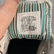 Load image into Gallery viewer, boys sneakers

