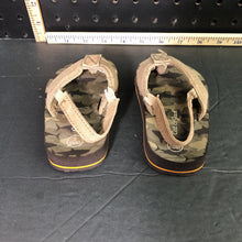 Load image into Gallery viewer, Boy's camo sandals
