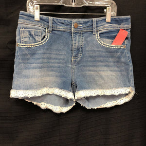 denim shorts w/lace