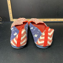 Load image into Gallery viewer, Girls american flag slip ons
