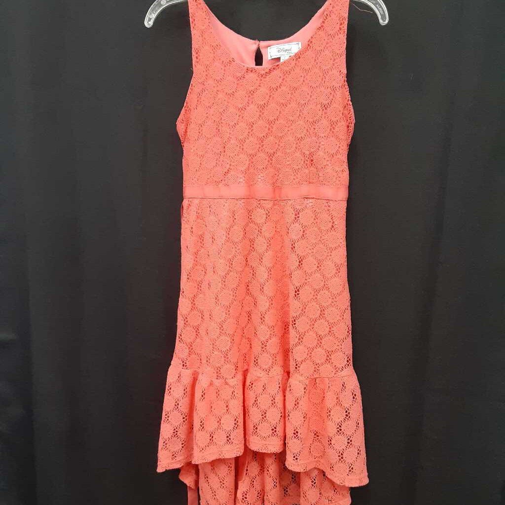 sleeveless lace dress