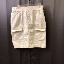 Load image into Gallery viewer, Skirt w/ pockets
