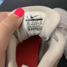 Load image into Gallery viewer, girls sneakers
