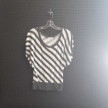 Load image into Gallery viewer, striped top
